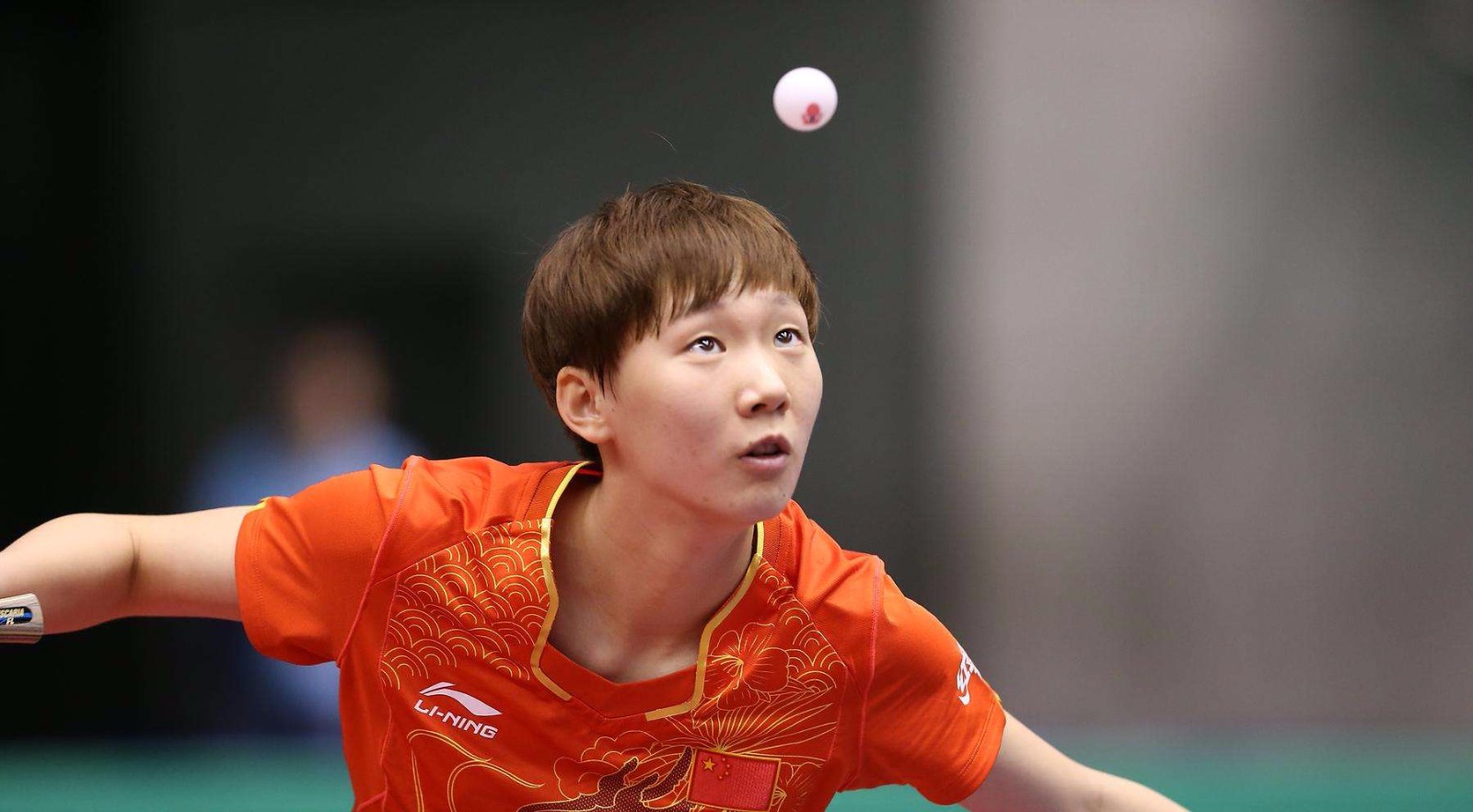 他在左侧4 他在左侧4